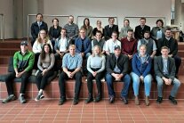 Gruppenfoto der Studierenden mit Lehrkräften